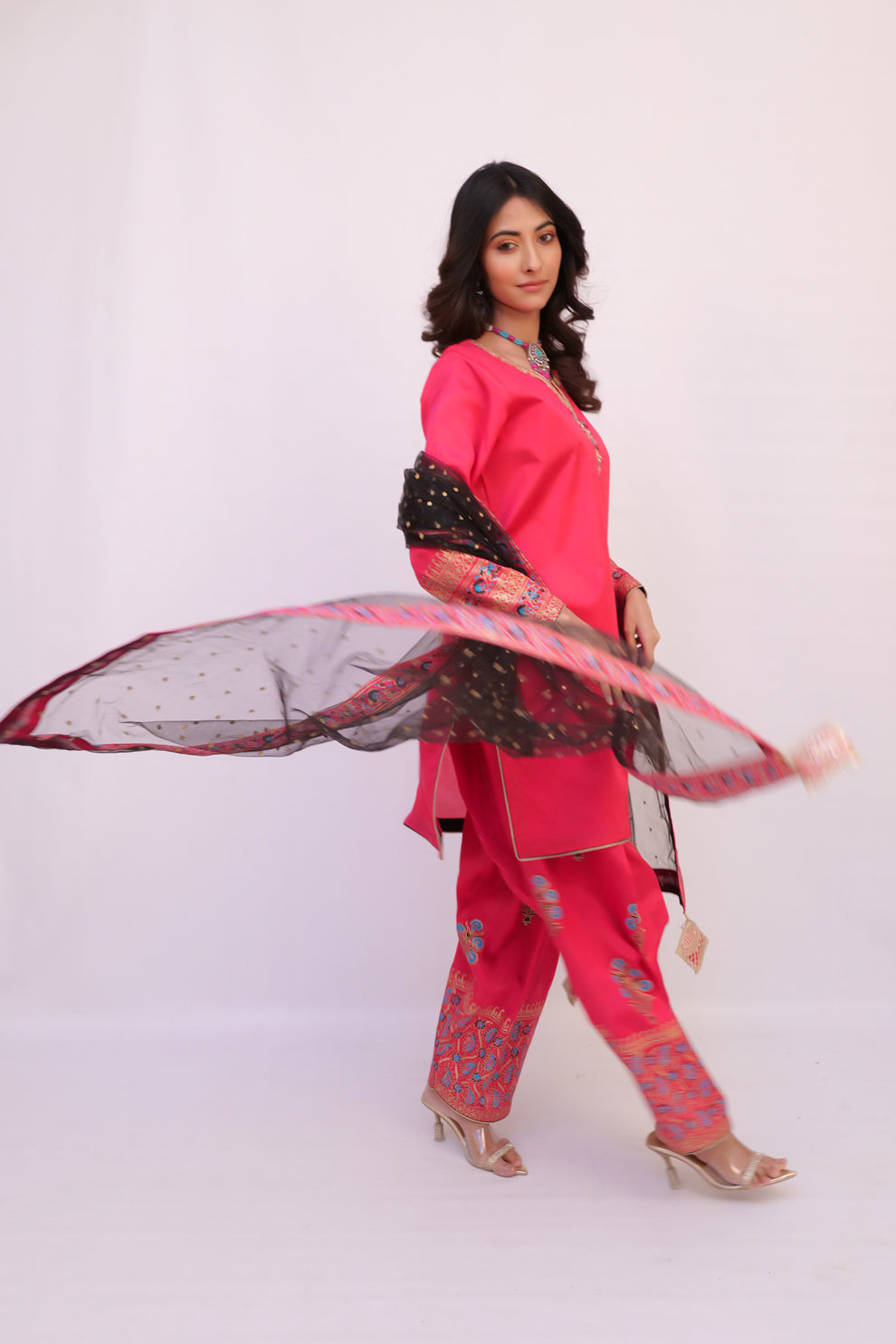 Chaap Tilak Farsi Shalwar Hand Blocked (Fushia Pink )